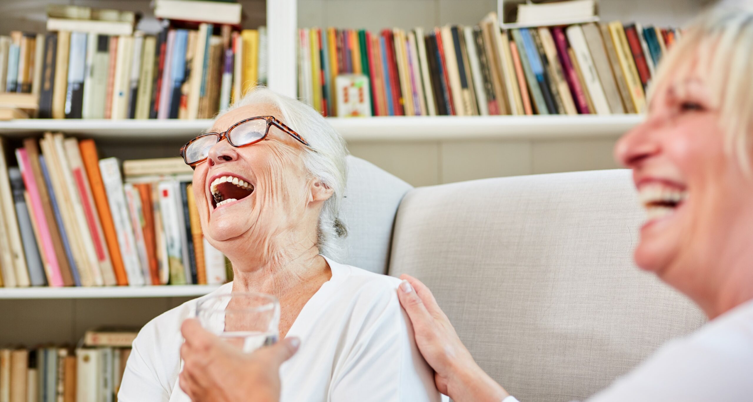 Wie Lachen die Gesundheit verbessert