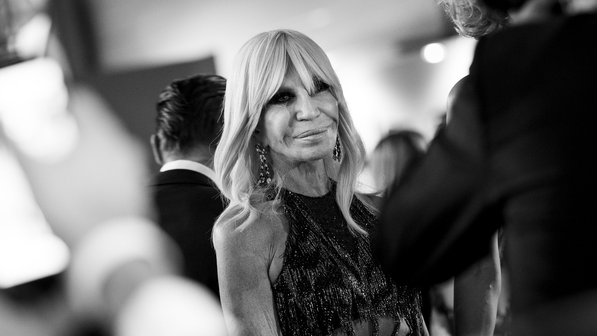 Donatella Versace: 70 Anni di Stile e Potere come Regina Medusa