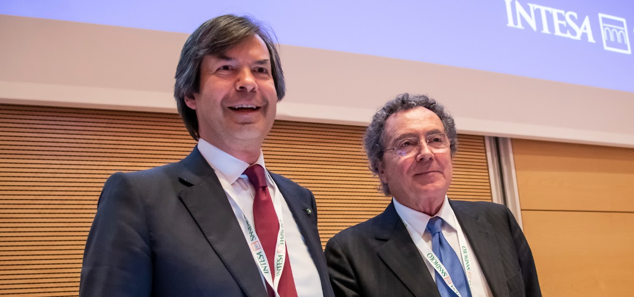 Intesa Sanpaolo: La Banca di Sistema che Continua a Guidare il Mercato Italiano