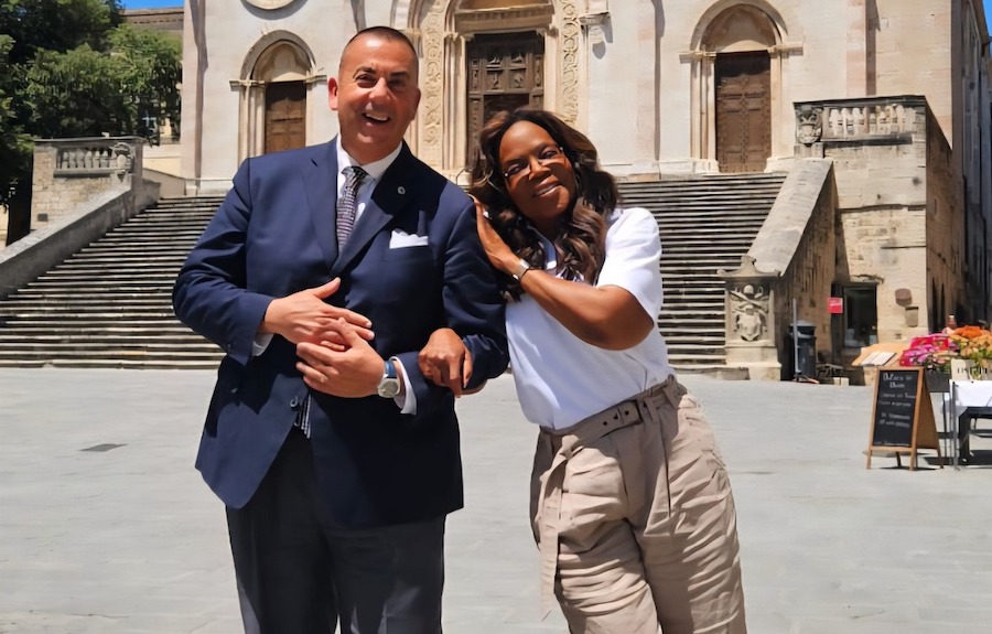 Oprah Winfrey in piazza a Todi con il Sindaco