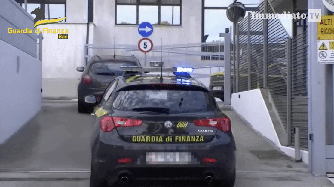 Svelati affitti turistici abusivi a Bari: 7 strutture scoperte dalla Guardia di Finanza