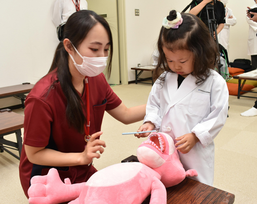 三重県津市で「歯の健康展」開催！歯磨きレッスンや表彰式で市民の口腔ケア意識を高める