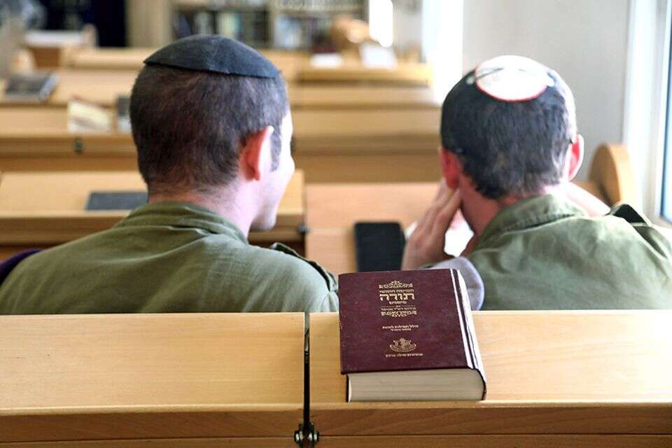 נשים חרדיות בחזית: מאבק כפול בזמן מלחמה - בין בית לבין הקהילה