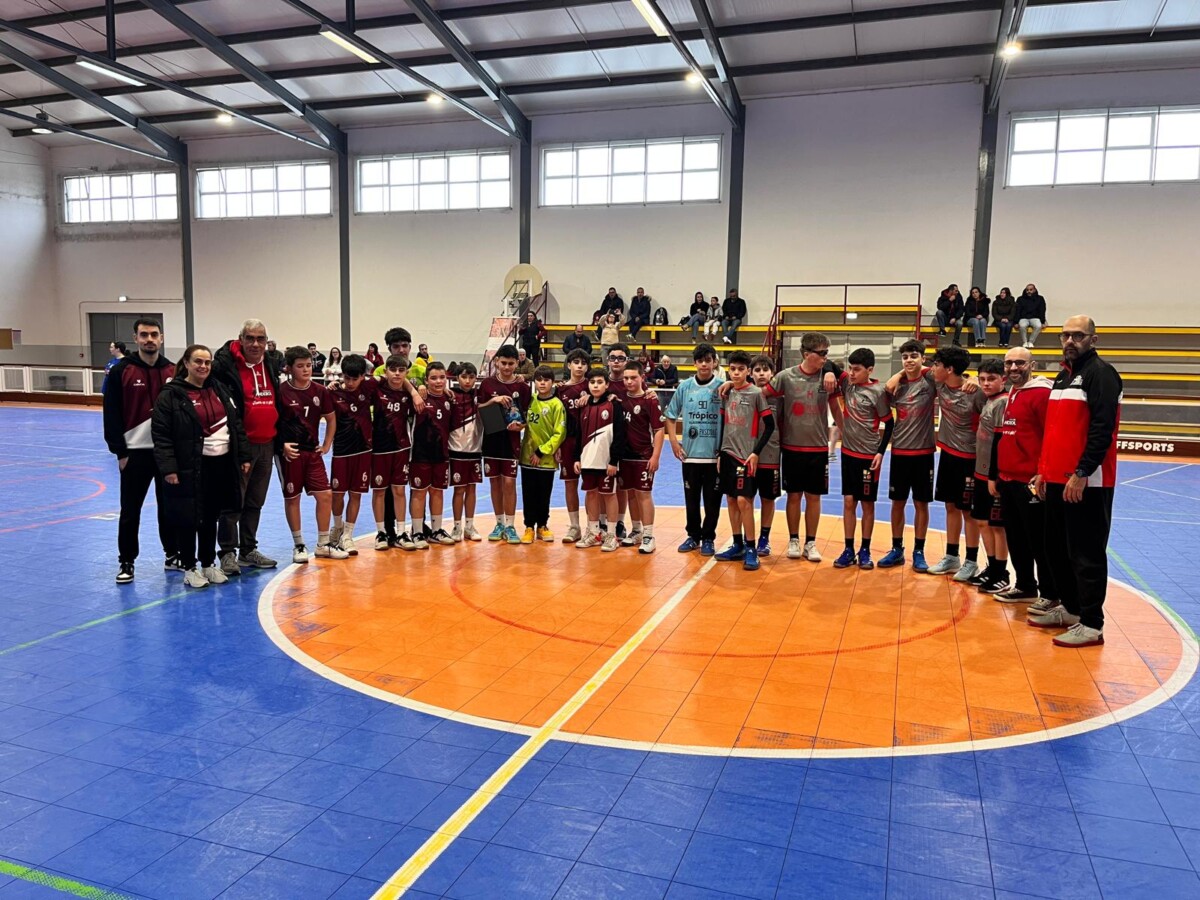 Torneio de Andebol em Viseu: 200 Atletas em Ação na Escola Dr. Azeredo Perdigão