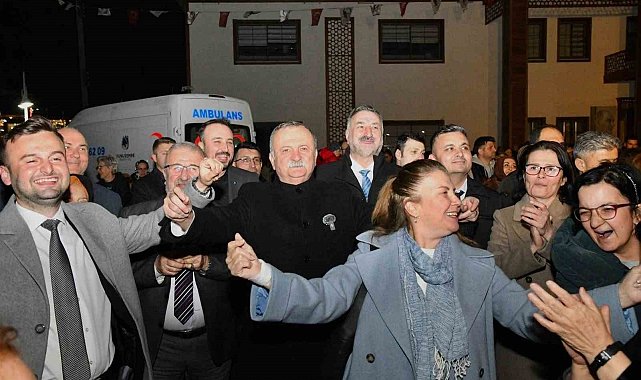 Romanlar Günü Coşkusu: Yunusemre Belediyesi'nde Danslı Eğlence