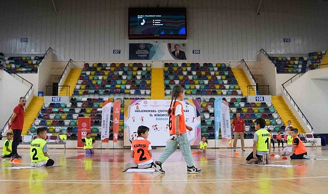 Balıkesir'de Çocuk Şenliği Rüzgarı: 48.500 Minik Kahraman Bir Araya Geldi!