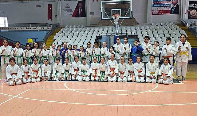 Salihli'den Şampiyonlar Çıkıyor! Minik Judo Yazları 22 Madalyayla Parladı
