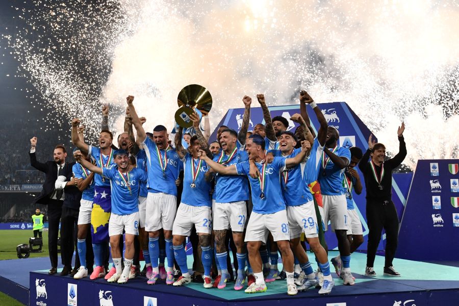 Napoli Merangkul Gelar Scudetto Serie A! Antonio Conte Raih Kejayaan Ketiga!