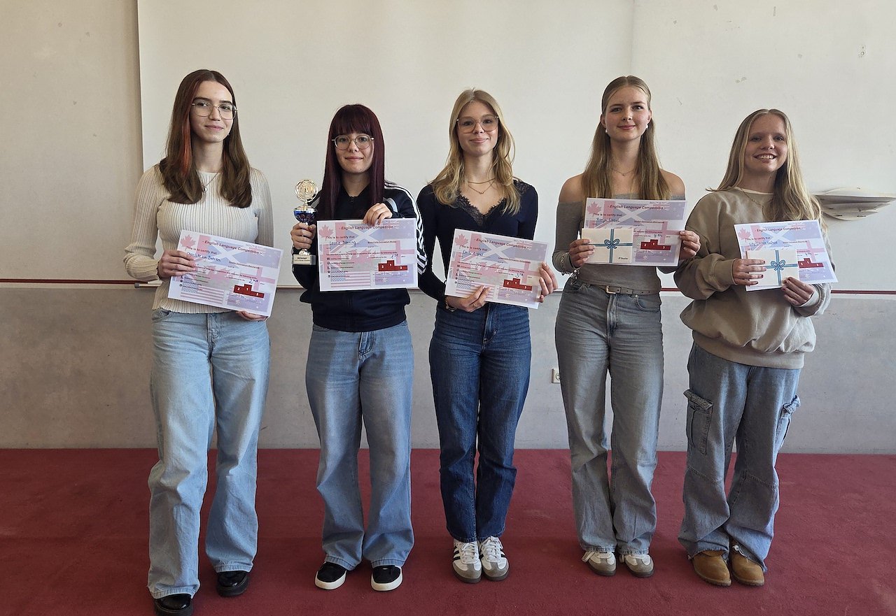 Leonie Böhning holt den ersten Wanderpokal: Ein Highlight für das Herder-Gymnasium