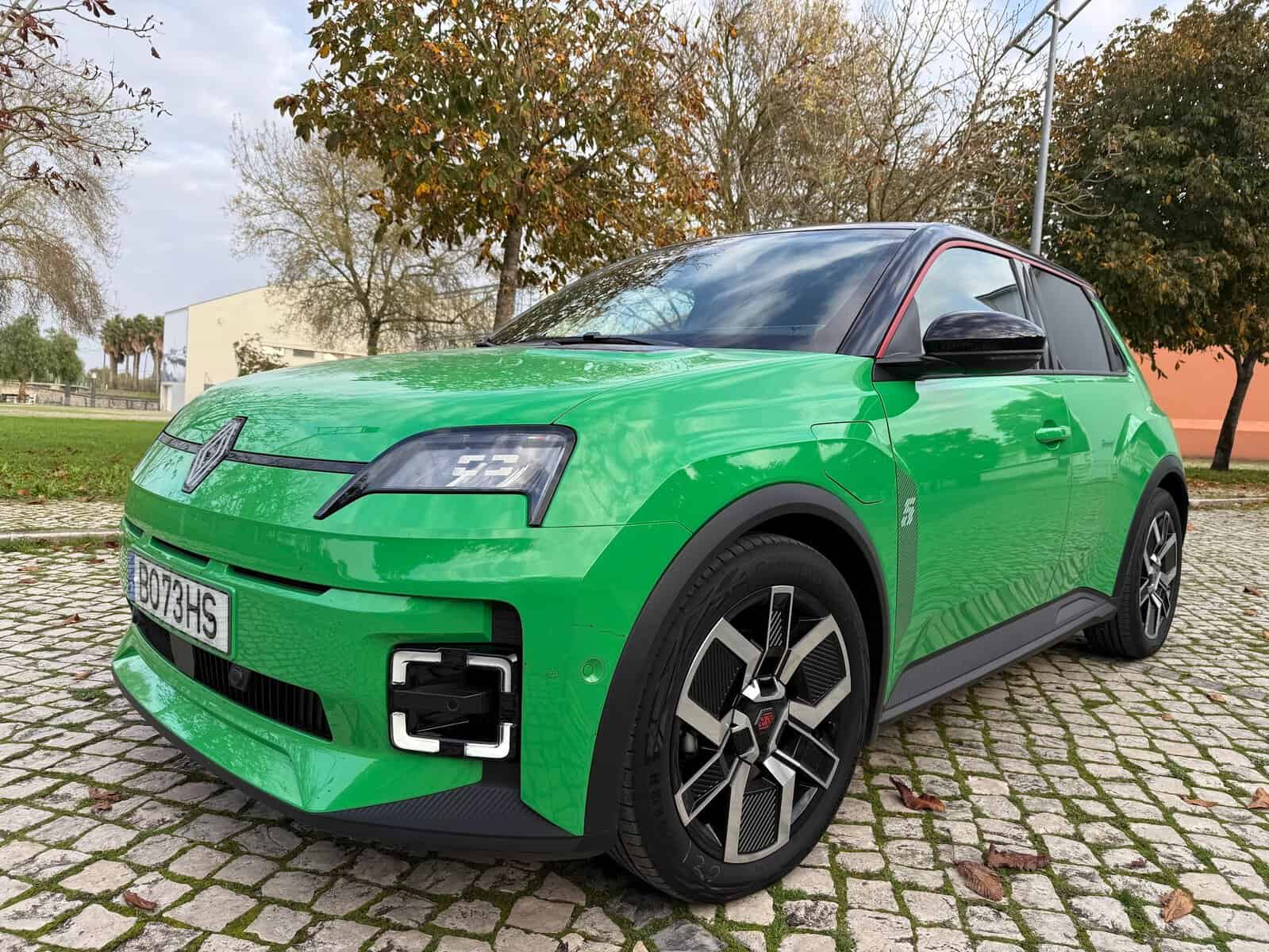 Descubra o que consome mais energia da bateria do seu carro elétrico!