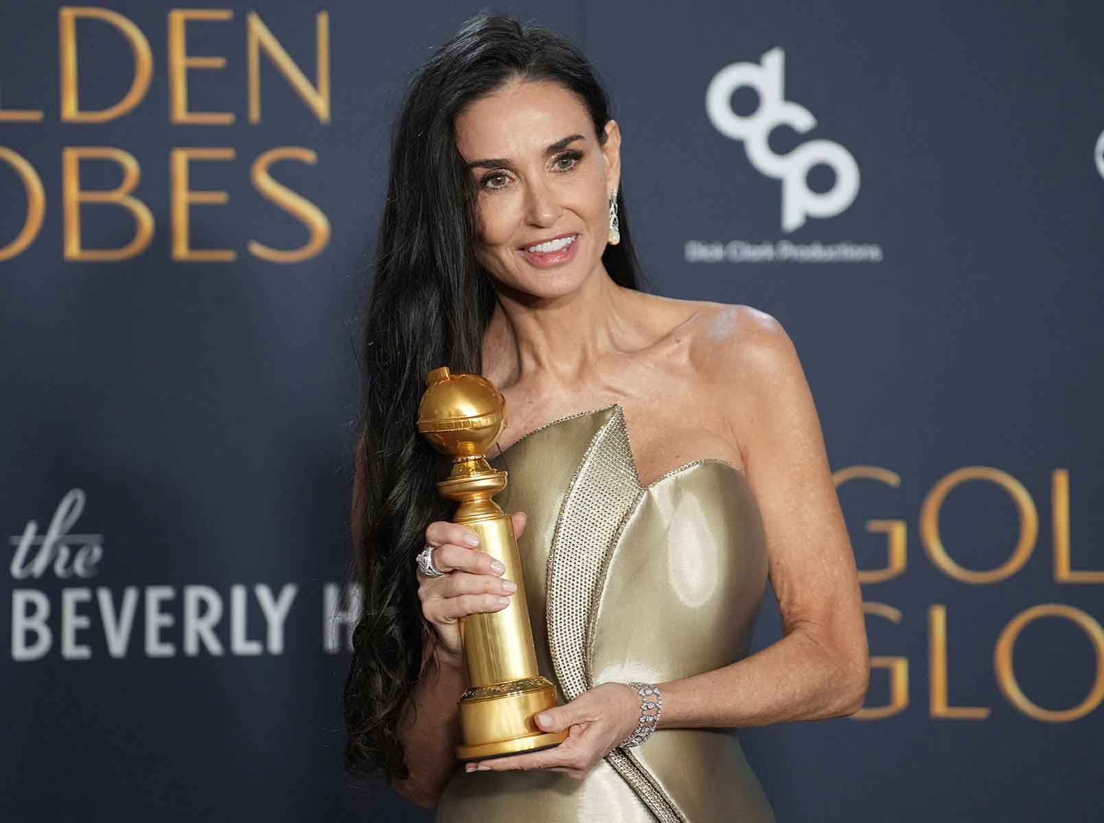 Demi Moore Brilla ai Golden Globe 2025: Una Straordinaria Rivincita Dopo 45 Anni di Carriera