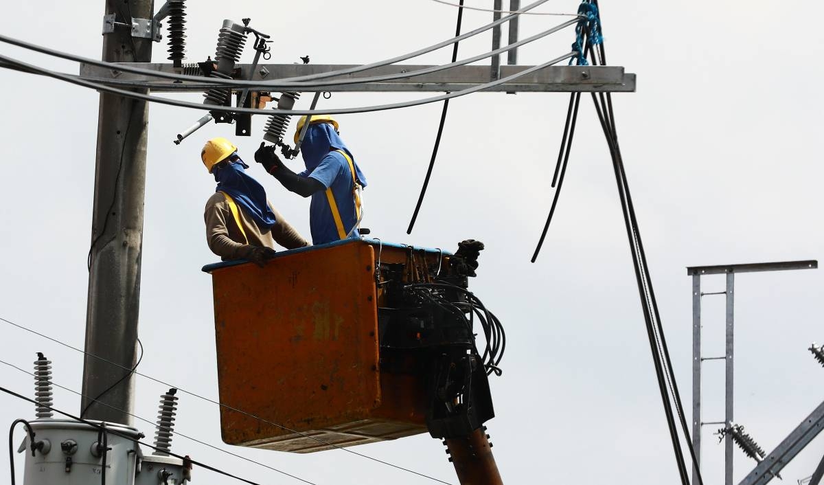 Meralco Alert: Brownouts Loom in Metro Manila & 5 Provinces – Here's What You Need to Know