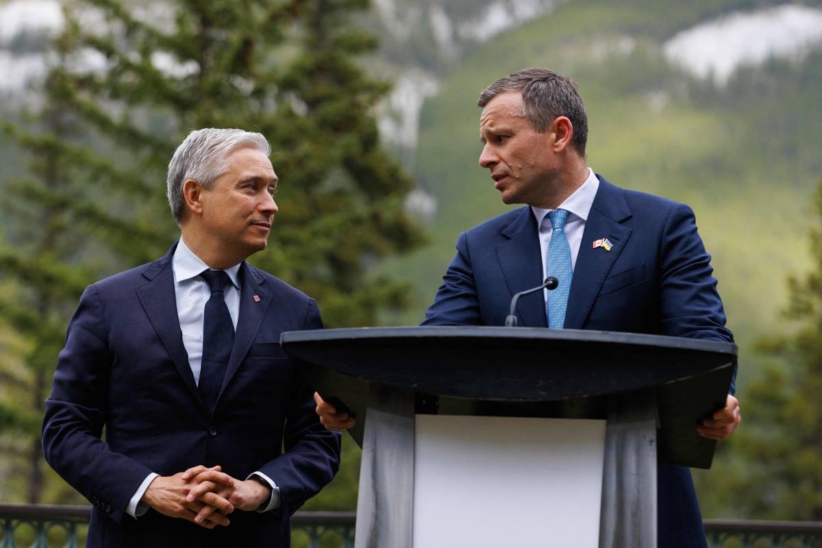 G7 Finance Ministers Tackle Trade Tensions and Ukraine Crisis in Canada Talks