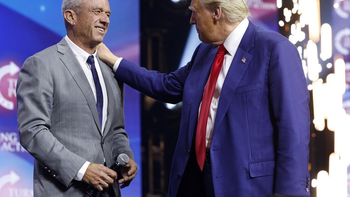 ¡Impacto Político! Robert F. Kennedy Jr. Visita a Milei en Casa Rosada: ¿Qué Temas se Discutirán?