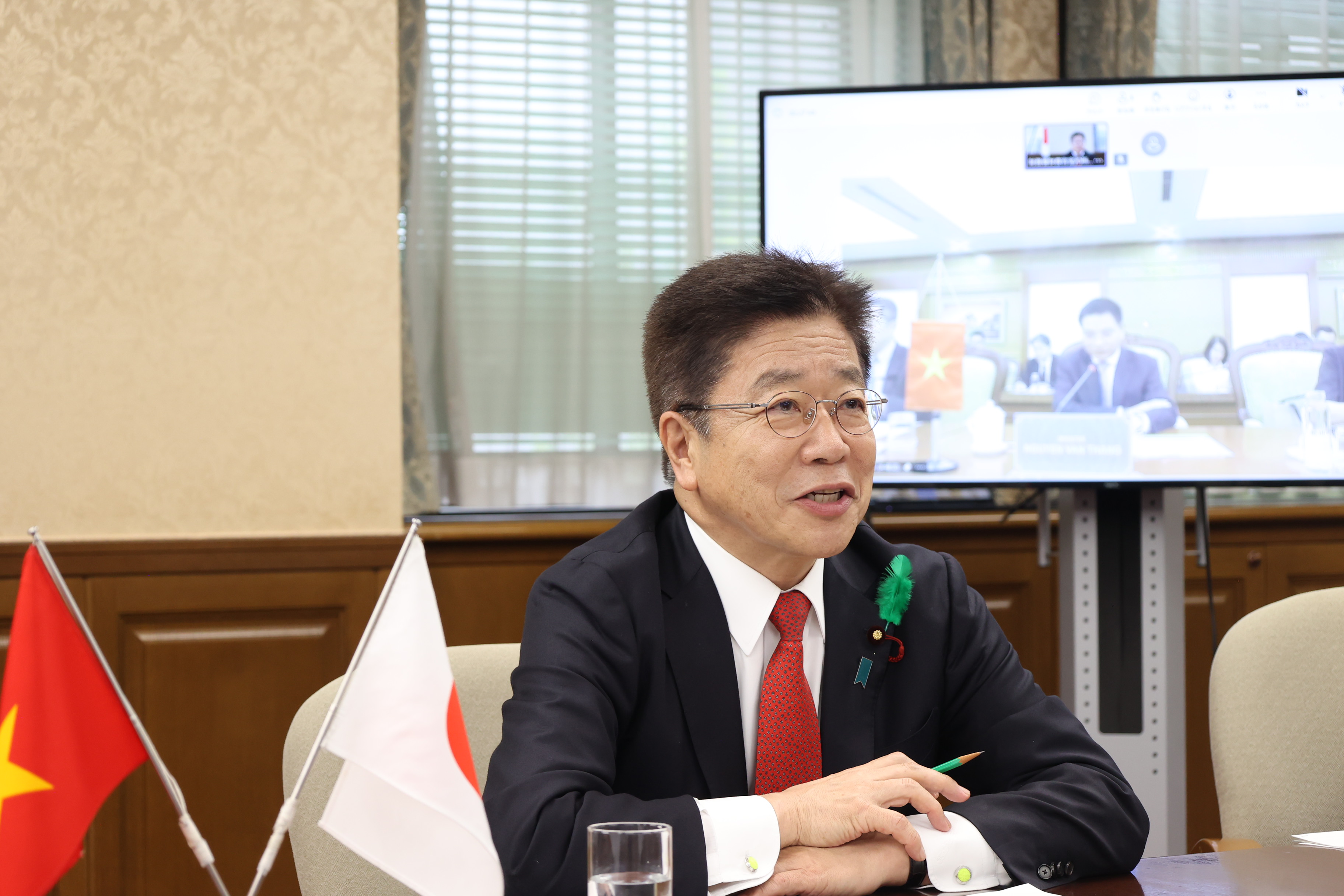 加藤財務大臣とベトナムのタン財政部長がオンライン面会