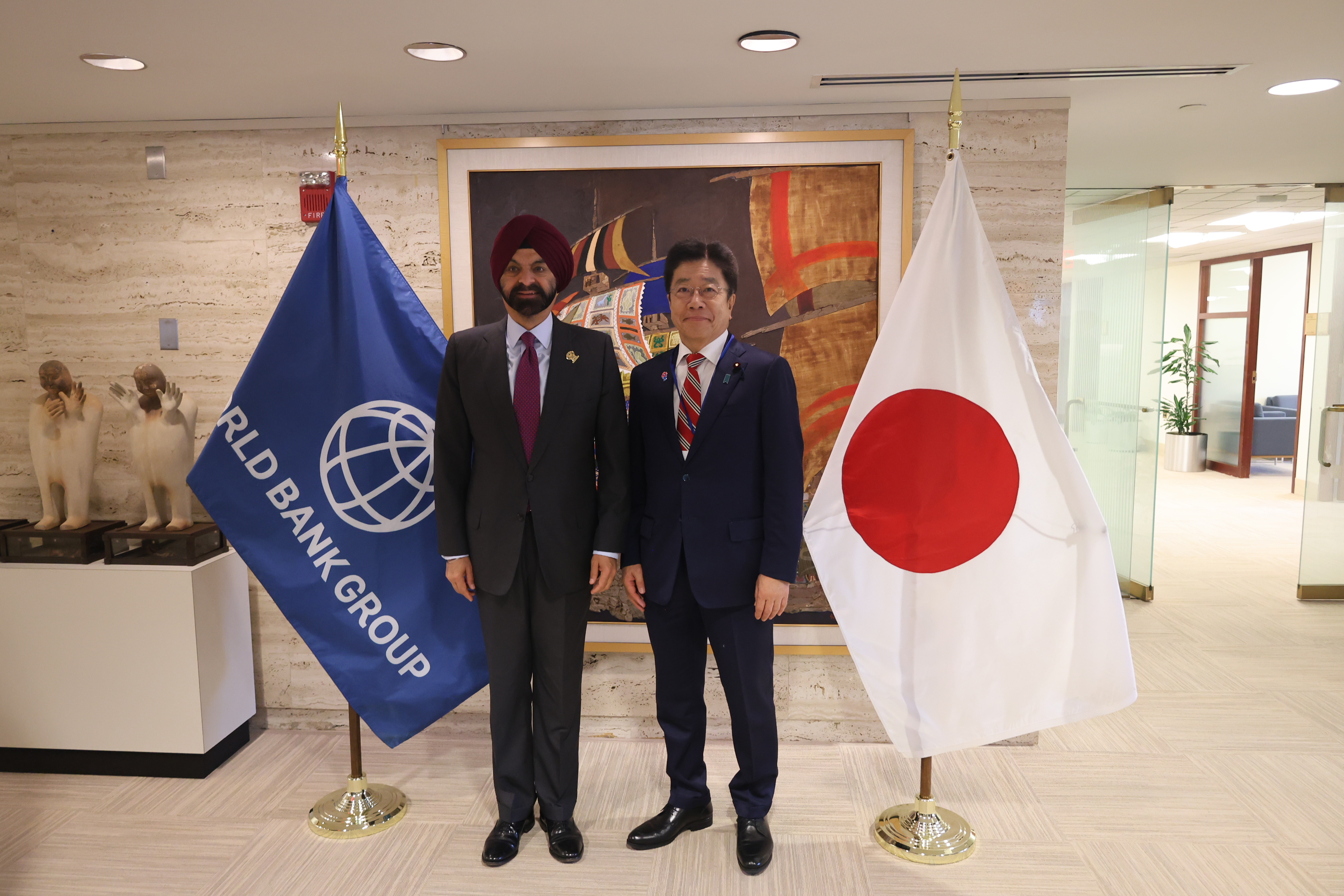 加藤財務大臣、世界銀行バンガ総裁と面会：国際保健や途上国債務問題で意見交換