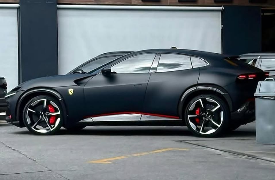 Neymar Show: La Nuova Ferrari Purosangue V12, Un Sogno su Ruote!