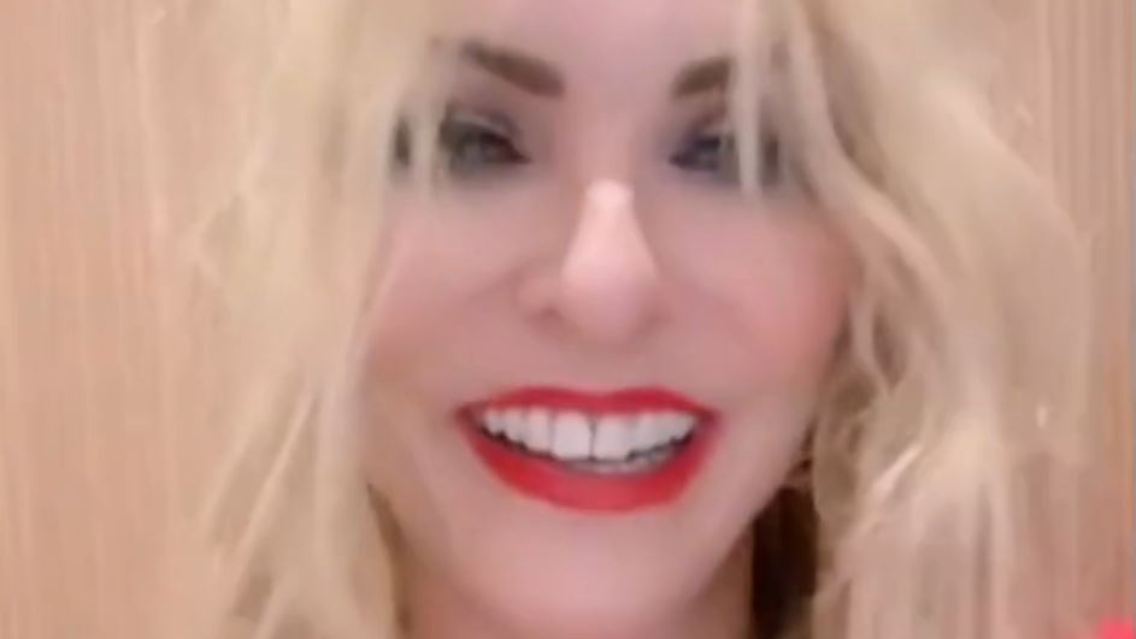 Perücken-"Fiffis" Adé: Sonya Kraus hat blonde Mähne nach Chemotherapie zurück