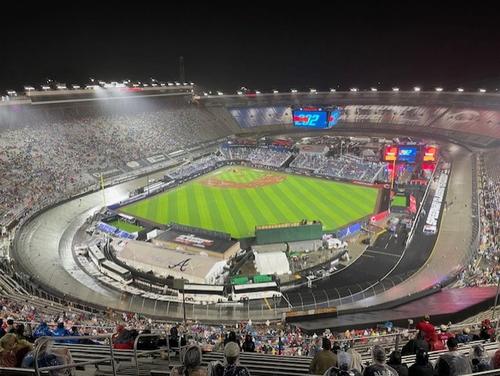 MLB初!モータースポーツと国民的娯楽「野球」が…