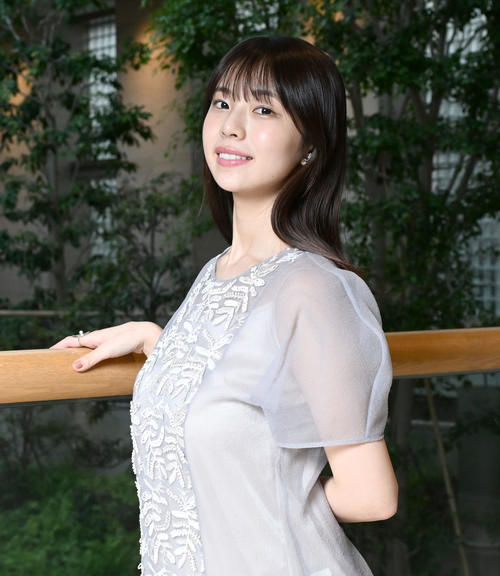 菊地姫奈、20歳記念写真集で魅惑のお尻を見せた!