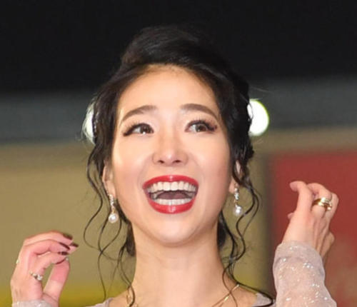 草刈正雄さんの長女、紅蘭さん、娘さんの小学校入学を報告！「母安心しました」と喜びを分かち合う