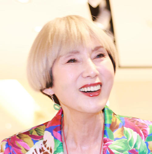 秋野暢子、闘いの道を歩み続ける! 食道がん復帰後の新たな挑戦