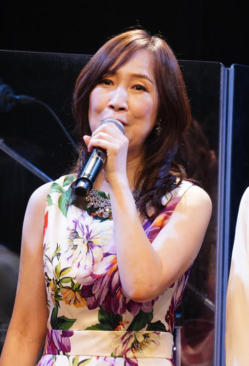 森口博子さん、ライブ初日にまさかの転倒！足の負傷で急遽出演を欠演
