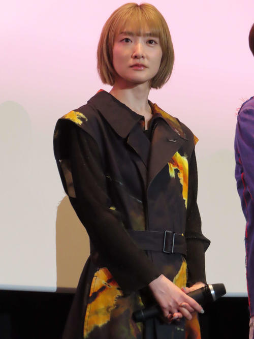 元乃木坂46・生駒里奈、人見知りが爆発！鈴木拡樹との舞台裏エピソードに話題
