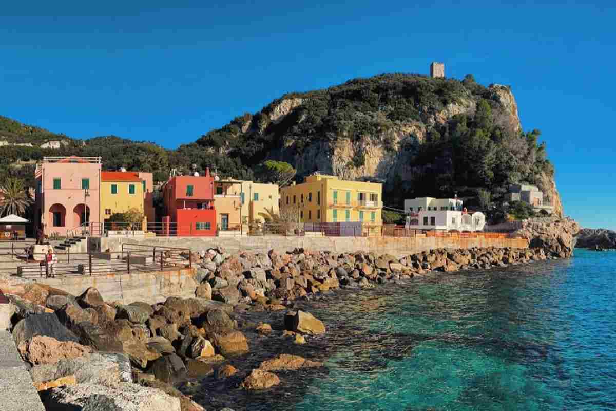 Il Segreto delle Stelle: Scopri la Spiaggia Esclusiva che Conquista VIP e Sognatori!