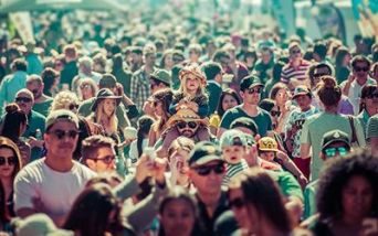 Salute in attesa, nascite in ritardo: l'Italia che non riesce più a curarsi né a guardare al futuro