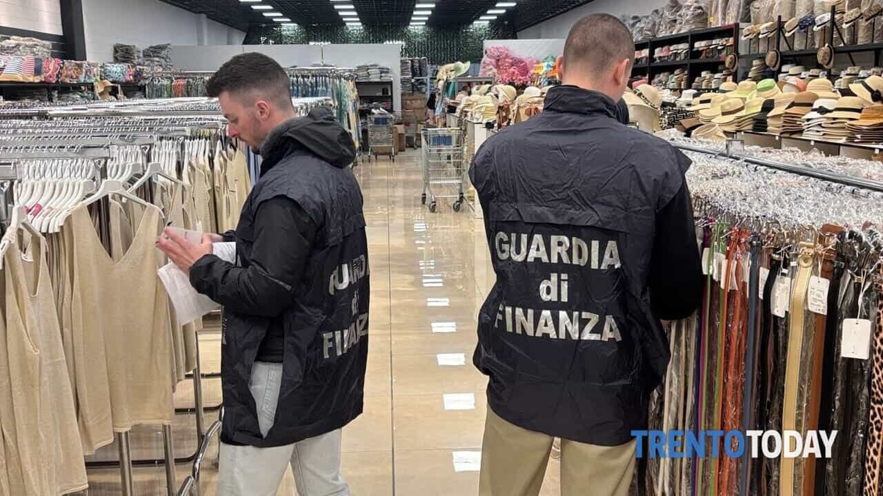 Maxi Sequestro di Prodotti di Moda Falsi: La Finanza di Trento Colpisce