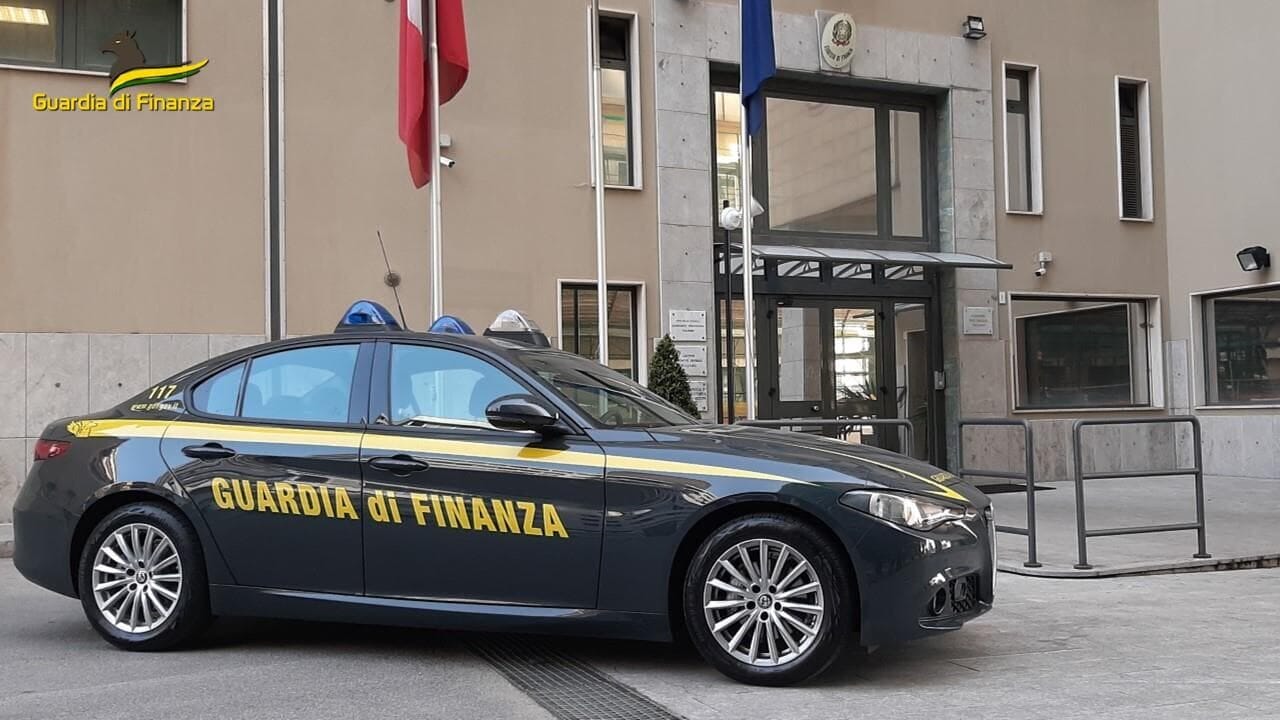 Truffa sul gasolio agricolo: sequestro di 10 aziende e beni per 15 milioni di euro