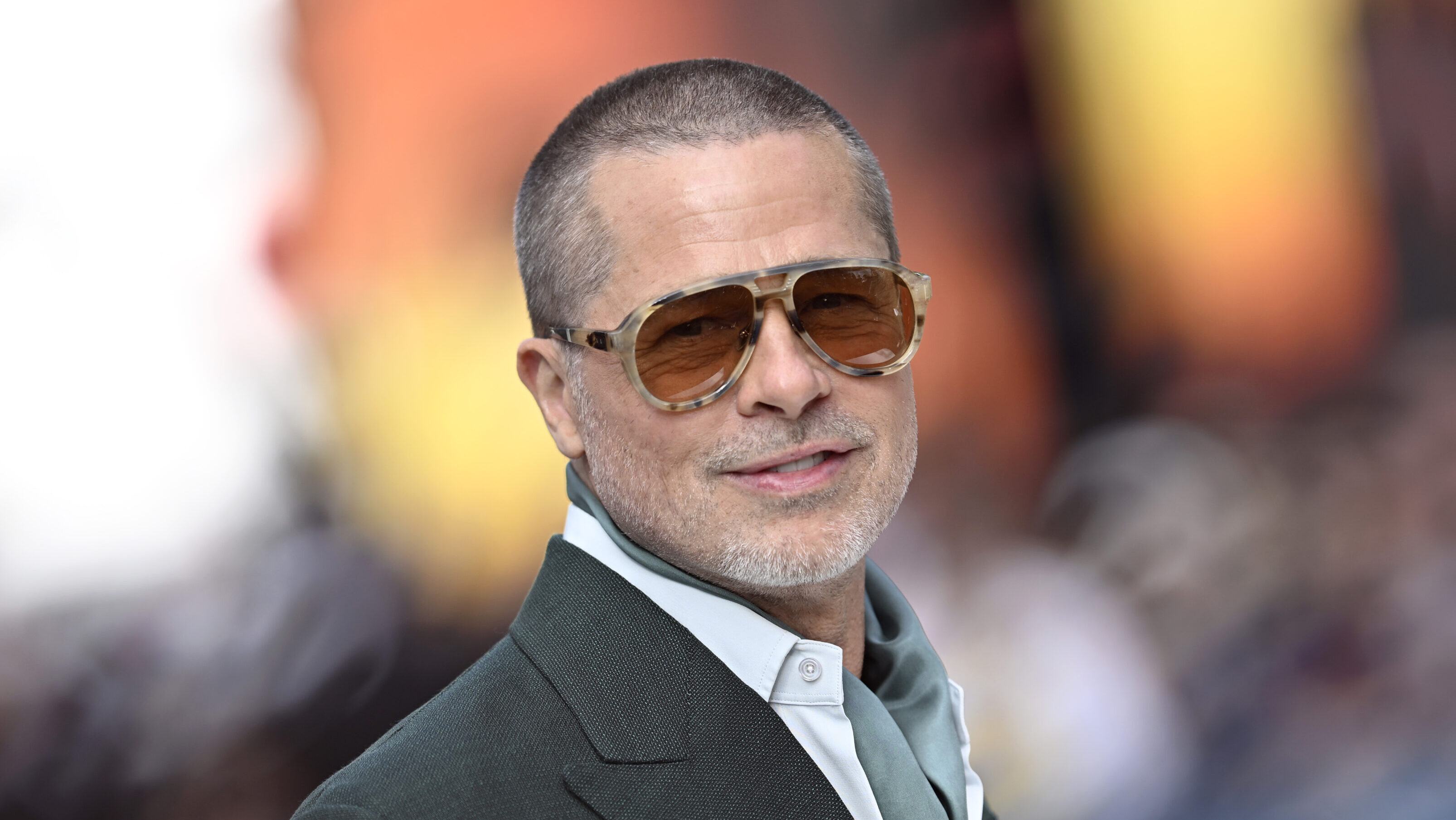 Colpo da Film nella Villa di Brad Pitt: Furto Milionario Mentre l'Attore Girava "F1 - The Movie"