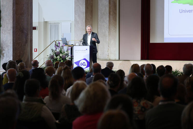 Pharmacon Meran 2025: Longevity-Musik-Vortrag eröffnet die Fachmesse - Ein innovativer Start!