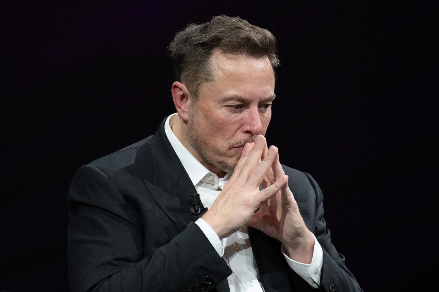 L'avenir de l'IA en péril : Elon Musk met en lumière une faille majeure