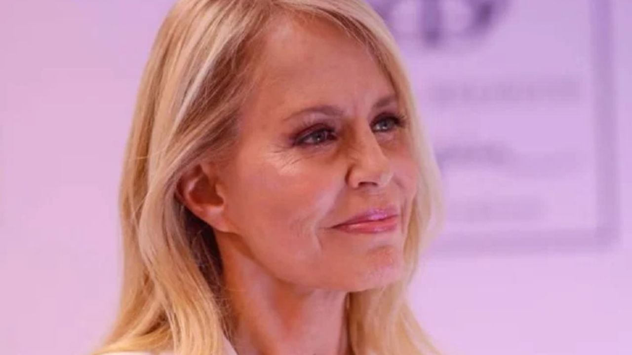 Cecilia Bolocco: La Ex Miss Universo Genera Preocupación por su Salud - Lo Que se Sabe
