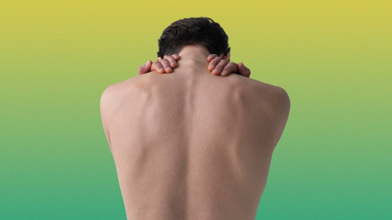 ¡Adiós, Curvatura! Cómo Prevenir la 'Joroba' en la Espalda y Mantener una Postura Saludable
