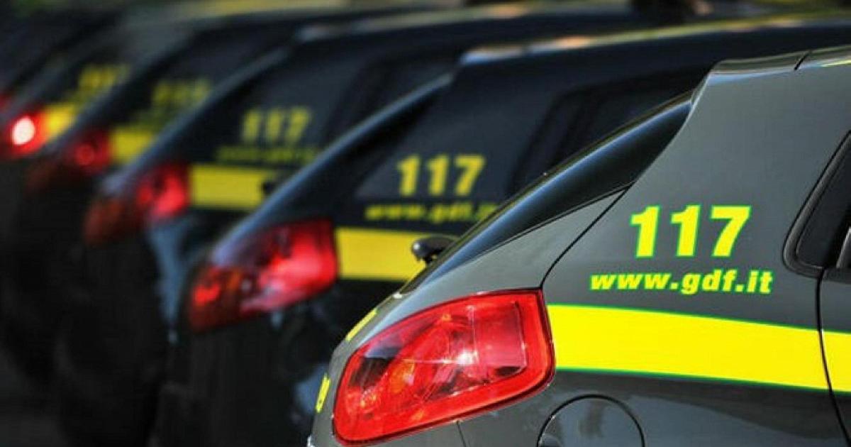 Operazione Massiccia della Guardia di Finanza a Napoli e Provincia: Scoperti Prodotti Contraffatti e Irregolarità nel Settore Turistico