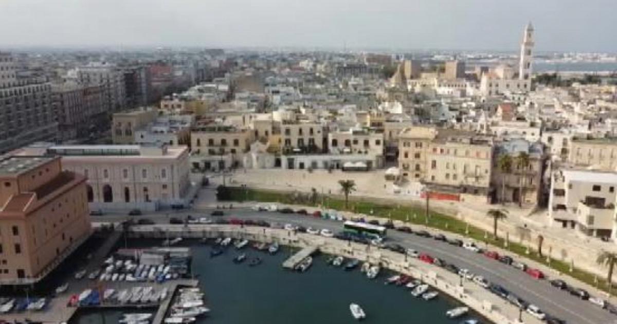 Bari: Lungomare Chiuso al Traffico per Pericolo di Incidenti