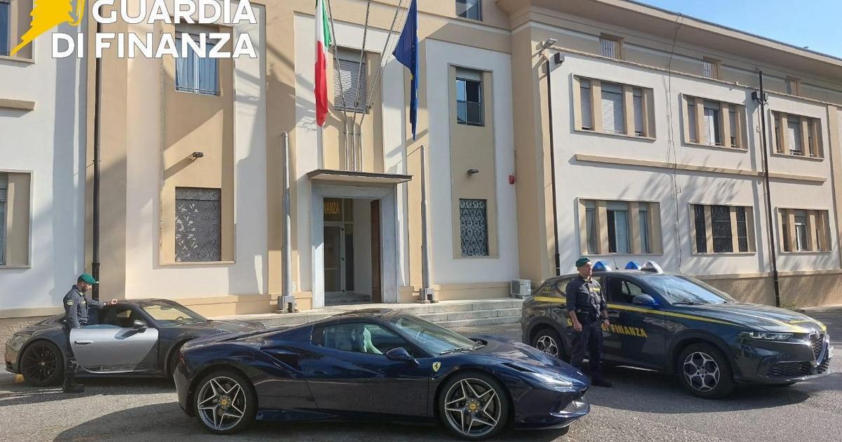 Vendeva gasolio evadendo l'Iva, sequestrati dalla Gdf 20 milioni