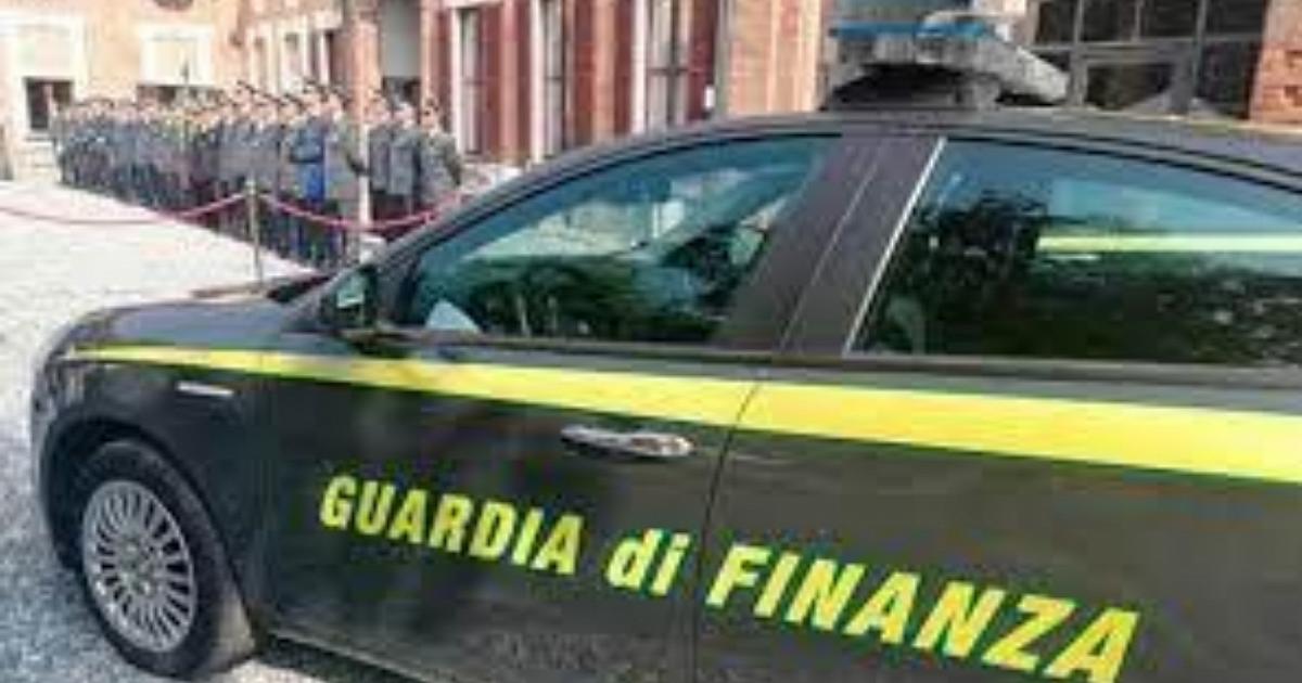 Operazione antidroga: smantellato traffico internazionale di alcol etilico spacciato per disinfettante