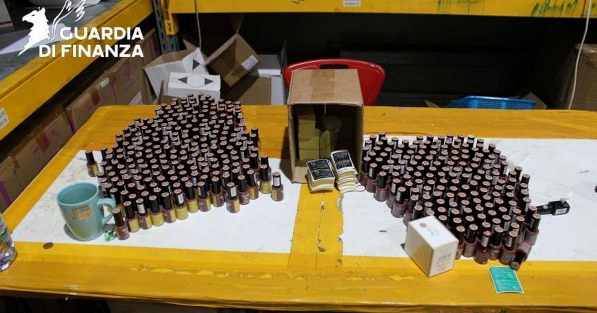 Cosmetici contraffatti e pericolosi per la salute, maxi sequestro della Guardia di Finanza