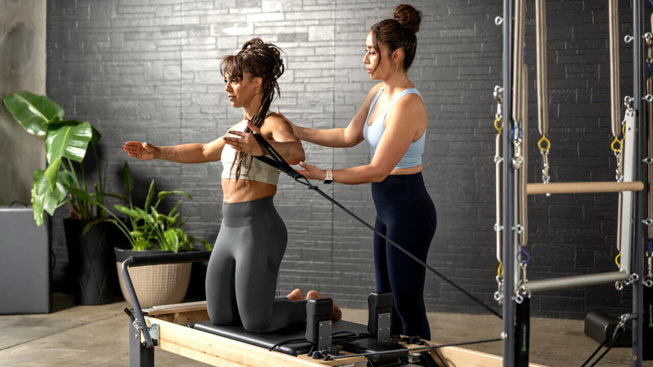 Pilates: corpo libero o con macchinari? Scopri il metodo migliore per te