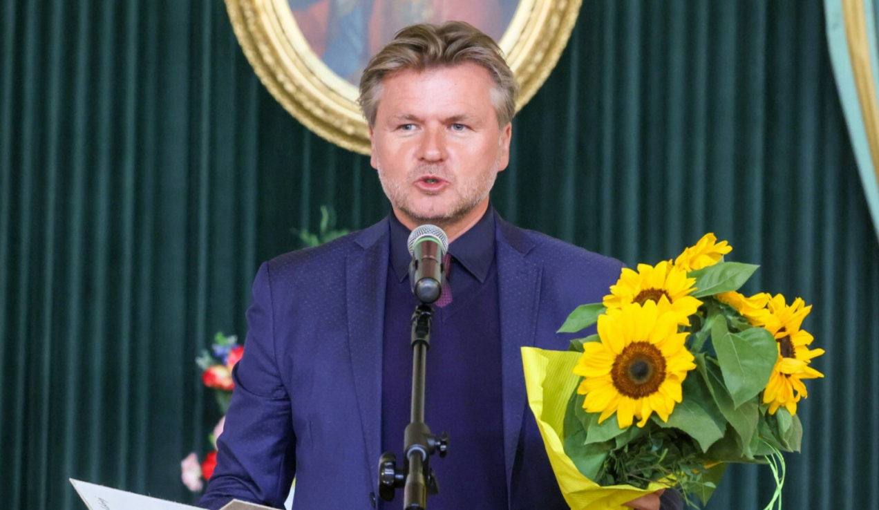 Dziennikarz TVN24 Jakub Porada będzie ojcem po raz trzeci! 55-latek z przytupem wchodzi w nowy etap życia
