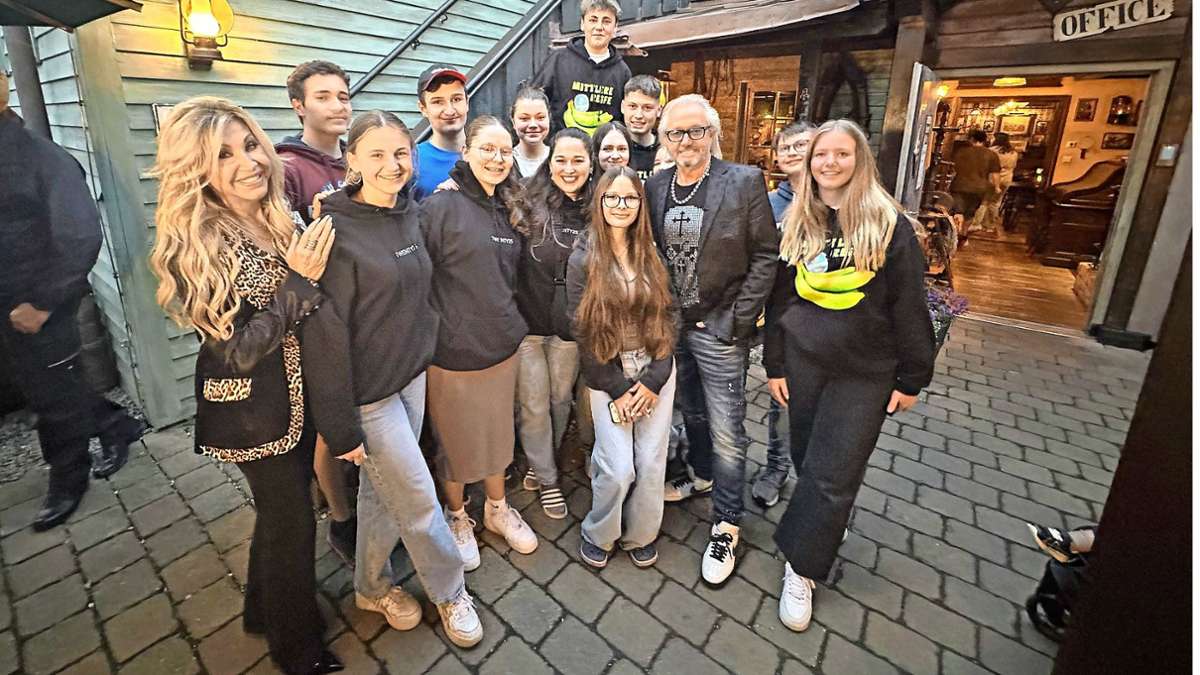 Europapark-Besuch mit Prominenten: Villinger Schüler erleben unvergesslichen Tag!