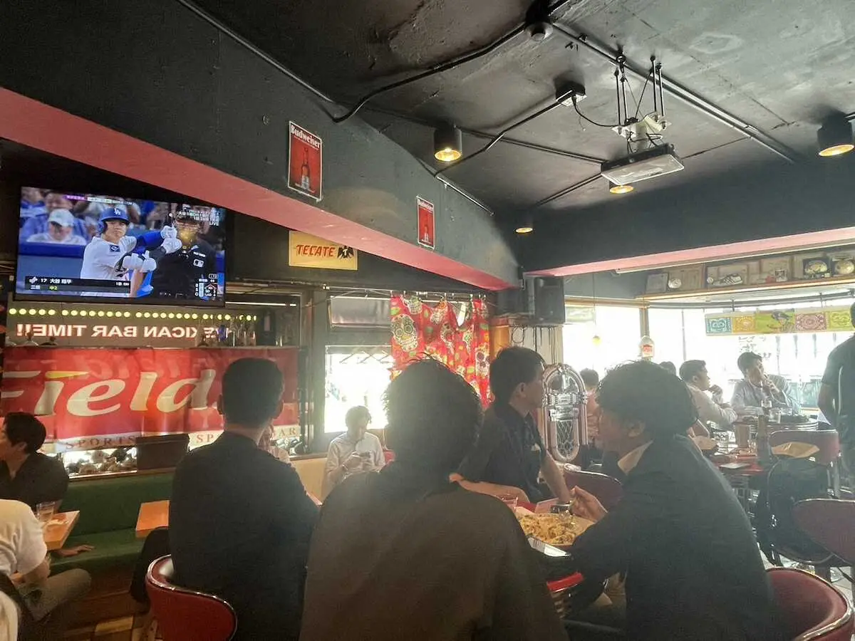 大谷翔平、ついに二刀流復活！渋谷のスポーツバーも熱狂に包まれる - 伝説の帰還にファン歓喜！
