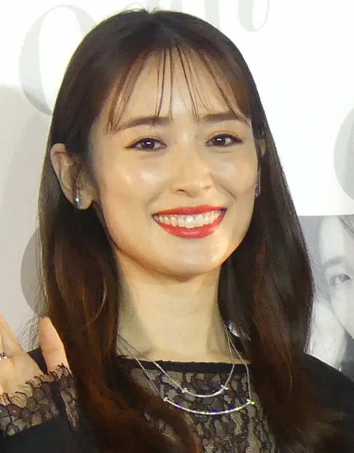【速報】泉里香さん、サッカー選手谷口彰悟氏と電撃結婚！2025年は芸能界結婚ラッシュの幕開け？