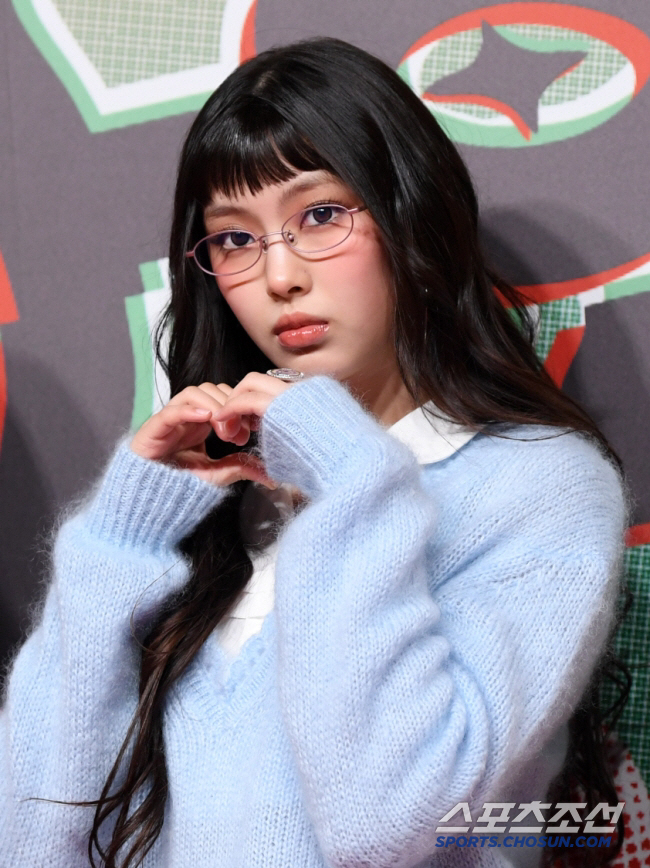 뉴진스 혜인, 건강 이상에도 팬들에게 진심 어린 손편지 전달…“시련을 성장의 발판으로 삼겠다” [단독]
