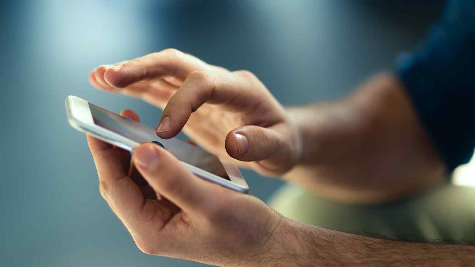 Rivoluzione degli schermi: tecnologia LED nanometrica per AR, VR e smartphone