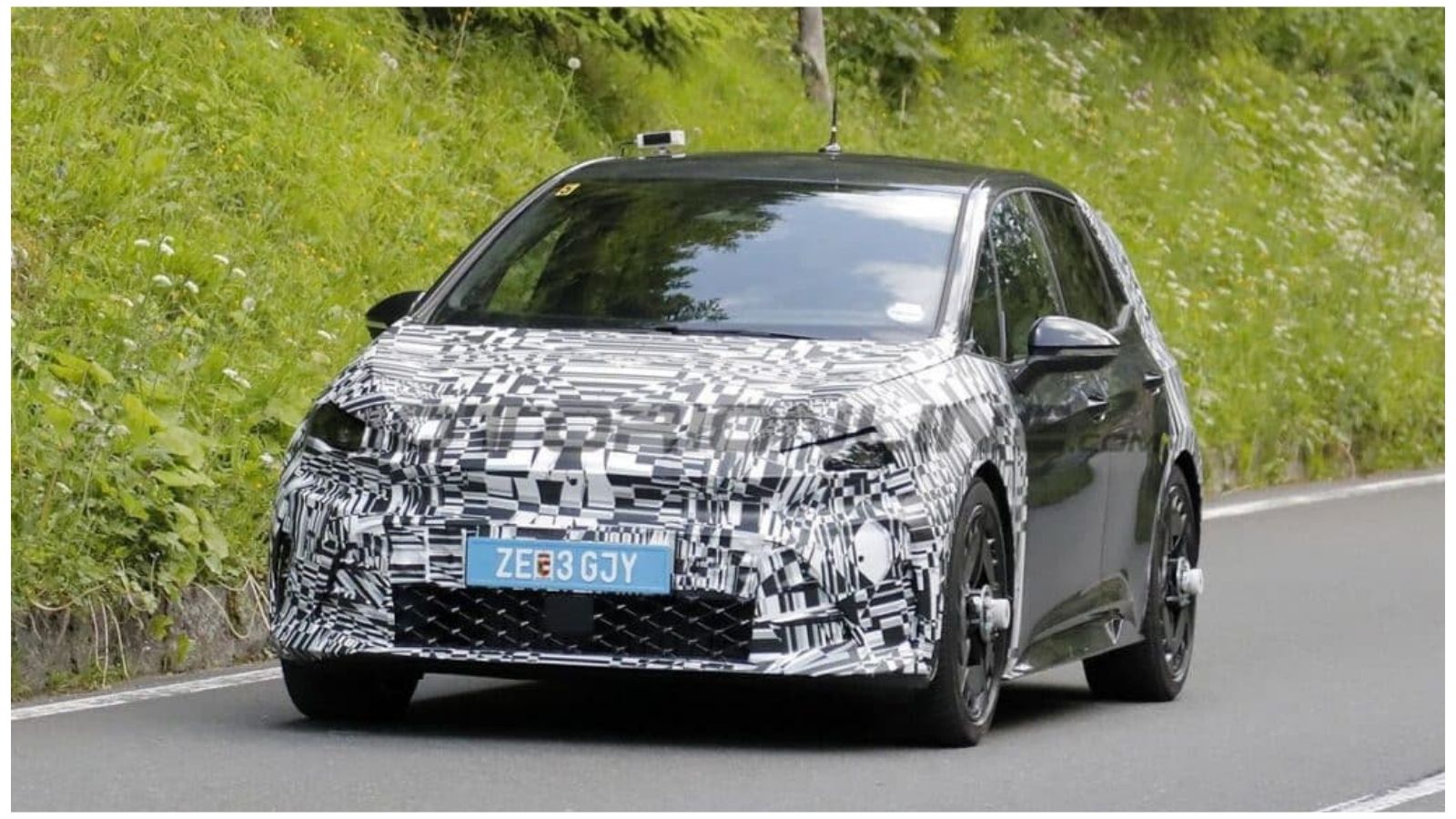 Cupra Born affronta un restyling: più stile, più tecnologia